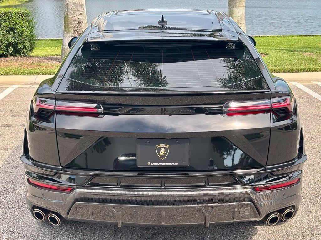 Used 2024 Lamborghini Urus Performante AWD/4WD image 7