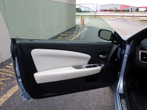 Used 2012 Chrysler 200 Limited image 19