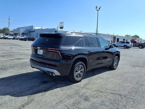 Used 2025 Chevrolet Traverse LT AWD/4WD image 24
