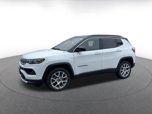 Used 2025 Jeep Compass Limited AWD/4WD image 8