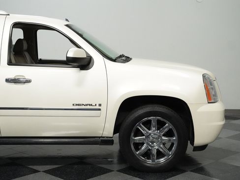Used 2009 GMC Yukon Denali image 27