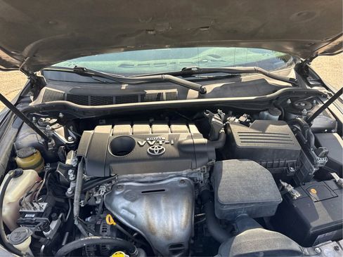 Used 2010 Toyota Camry LE FWD image 13