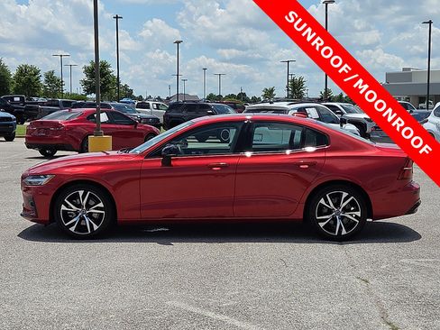 Used 2024 Volvo S60 B5 Plus FWD image 3