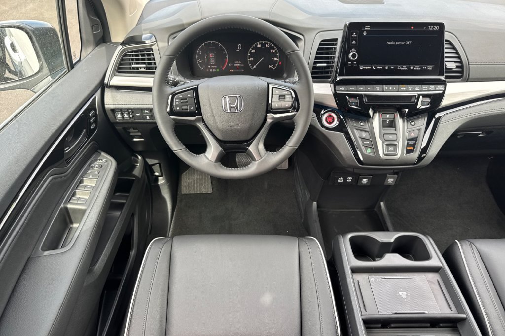 New 2026 Honda Odyssey Touring image 14