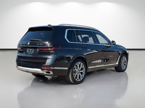 Used 2023 BMW X7 xDrive40i image 3