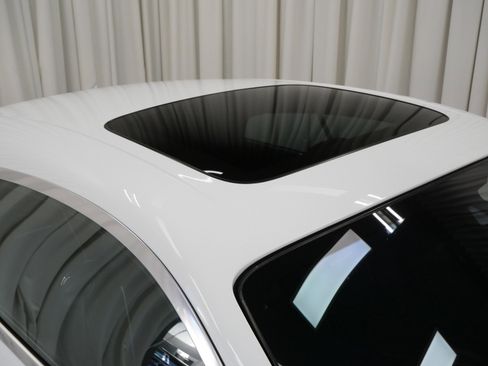 Used 2016 Rolls-Royce Wraith image 40