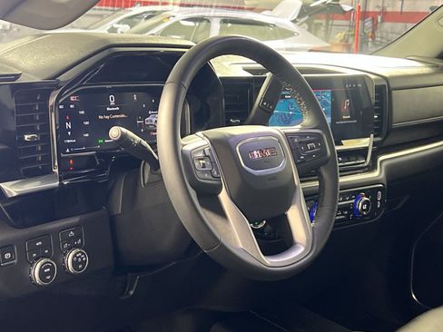 Used 2026 GMC Sierra 1500 Elevation w/ Elevation Select Package AWD/4WD image 17