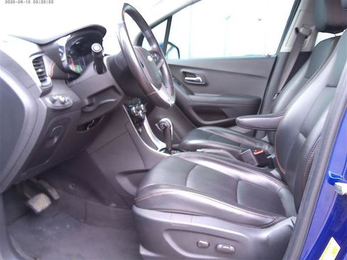 Used 2017 Chevrolet Trax Premier w/ Driver Confidence II Package FWD image 5