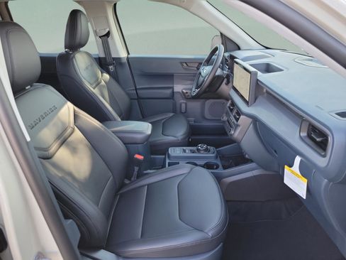 New 2025 Ford Maverick Lariat w/ Black Appearance Package image 31