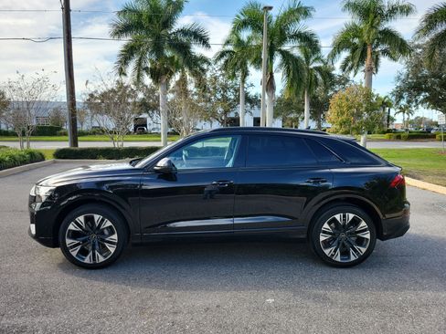 Used 2025 Audi Q8 Premium w/ Black Optic Package image 7