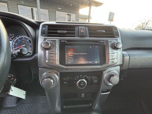 Used 2018 Toyota 4Runner SR5 Premium image 16