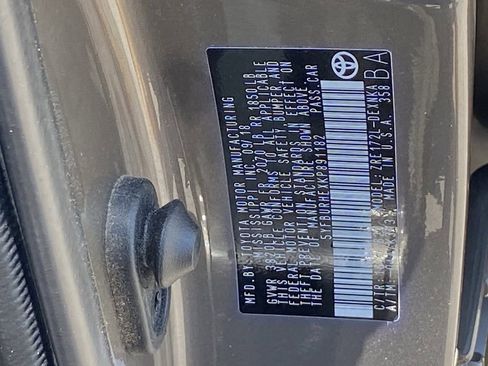 Certified 2019 Toyota Corolla LE FWD image 38