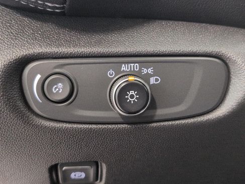 Used 2023 Chevrolet Blazer LT AWD/4WD image 10