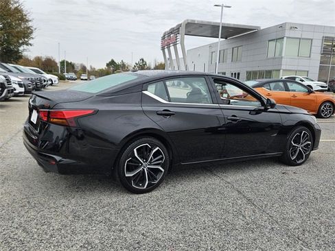 Used 2024 Nissan Altima 2.5 SR image 14
