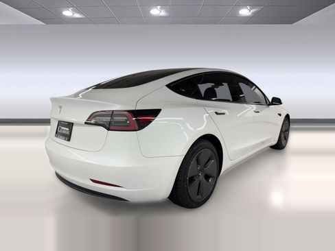 Used 2023 Tesla Model 3 Standard Range image 8