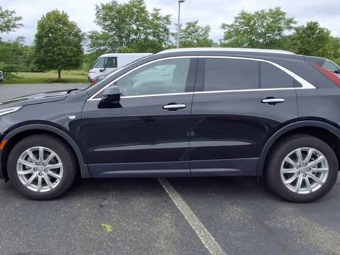 Certified 2023 Cadillac XT4 Luxury w/ Cold Weather Package AWD/4WD image 5