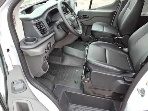 Used 2025 Ford Transit 150 Low Roof AWD image 5