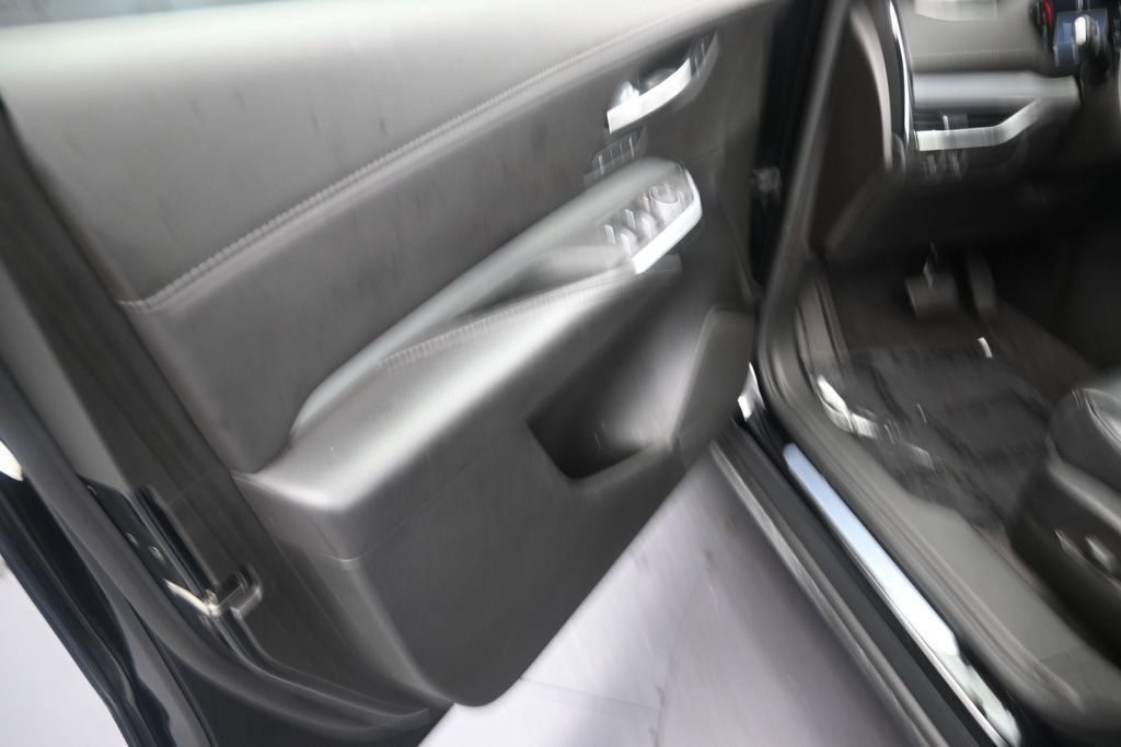 Used 2023 Cadillac XT4 Premium Luxury w/ Driver Assist Package FWD image 10