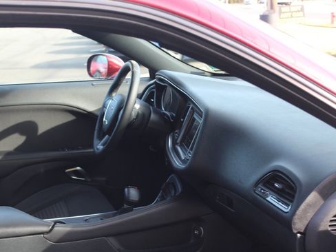 Used 2018 Dodge Challenger SXT image 16