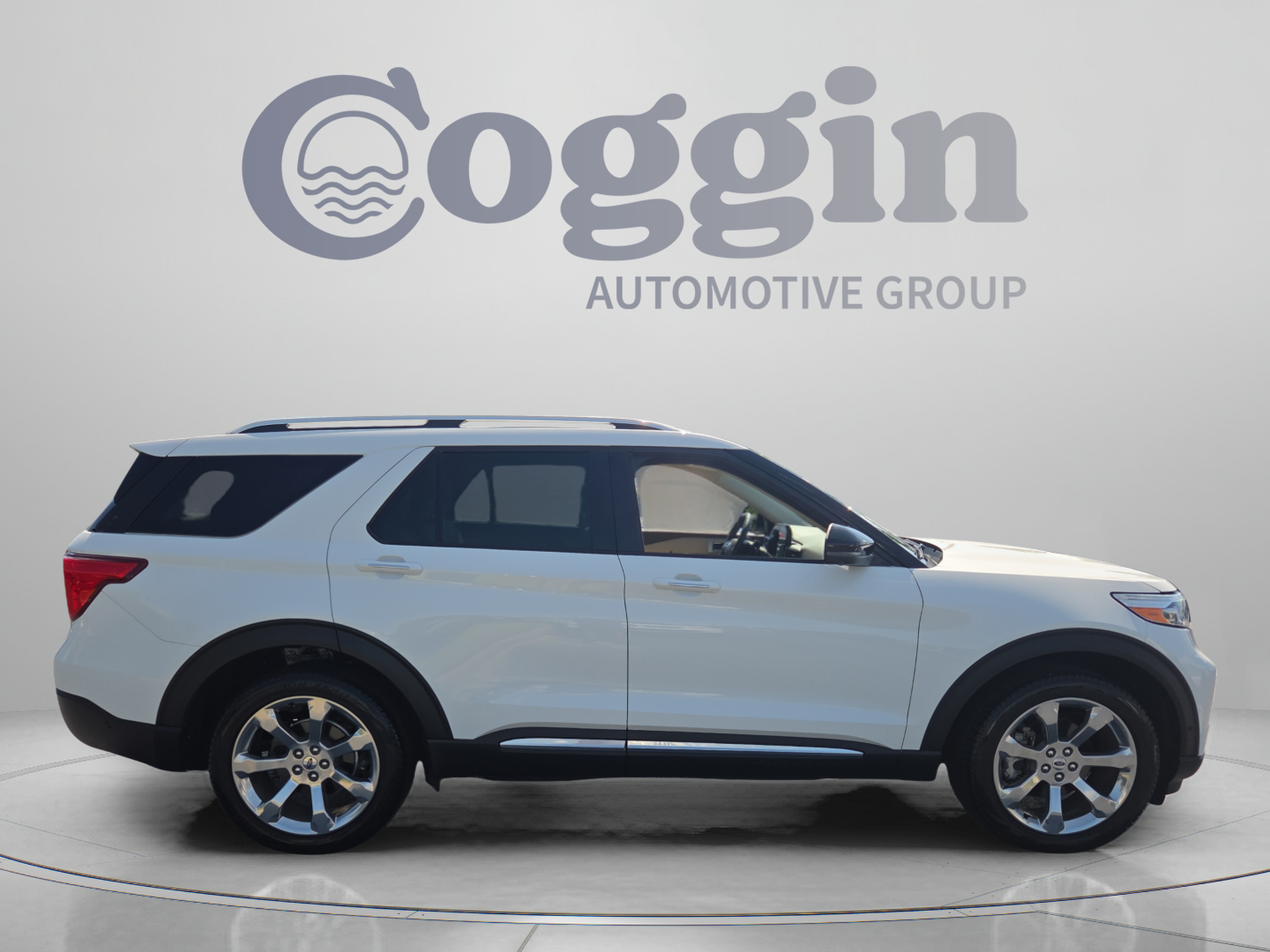 Used 2020 Ford Explorer Platinum w/ Premium Technology Package AWD/4WD image 6