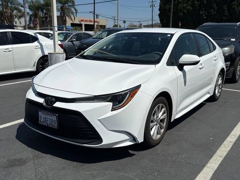 Used 2024 Toyota Corolla LE w/ LE Convenience Package FWD image 3