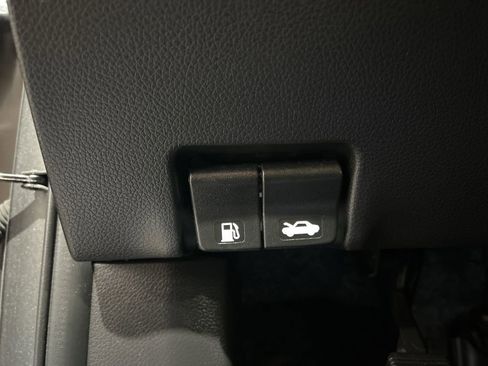 Used 2017 Nissan Rogue SL w/ SL Premium Package FWD image 26