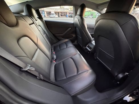 Used 2021 Tesla Model 3 Standard Range Plus image 15