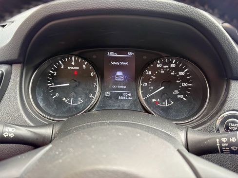 Used 2017 Nissan Rogue Sport SV w/ SV Premium Package AWD/4WD image 11