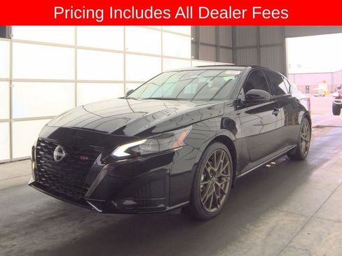 Certified 2025 Nissan Altima 2.5 SR w/ SR Premium Package FWD image 2