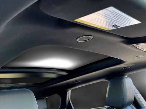 Certified 2022 Land Rover Range Rover Evoque S image 24