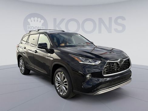 New 2026 Toyota Highlander Platinum image 10