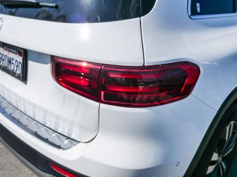 Used 2024 Mercedes-Benz GLB 250 image 15