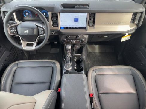 New 2025 Ford Bronco Outer Banks image 6