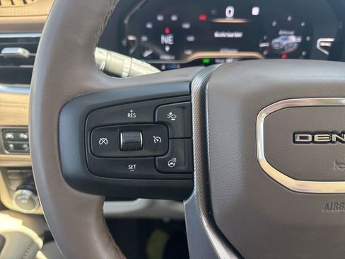 Used 2023 GMC Yukon XL Denali AWD/4WD image 29