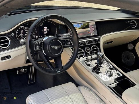 Used 2021 Bentley Continental GT image 12