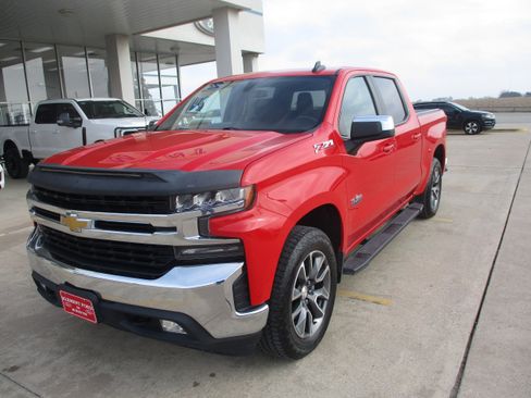 Used 2020 Chevrolet Silverado 1500 LT w/ Texas Edition image 2