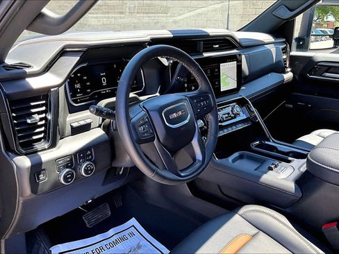 Used 2025 GMC Sierra 2500 AT4 w/ AT4 Premium Plus Package AWD/4WD image 13