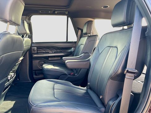 Used 2024 Ford Expedition Platinum image 26