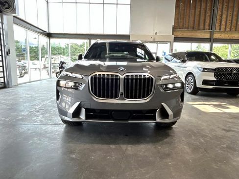 Used 2024 BMW X7 xDrive40i w/ Climate Comfort Package AWD/4WD image 8