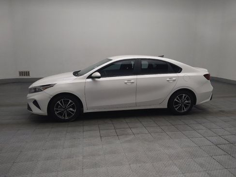 Used 2023 Kia Forte LXS FWD image 2