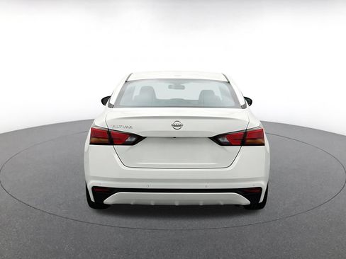 Used 2025 Nissan Altima 2.5 SV FWD image 6