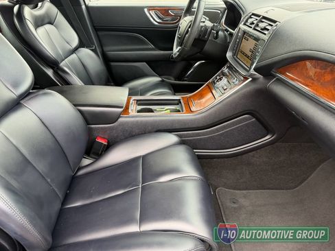 Used 2019 Lincoln Continental Premiere FWD image 14