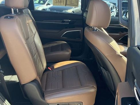 Used 2022 Kia Telluride SX w/ SX Prestige Package AWD/4WD image 14