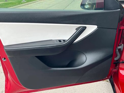Used 2021 Tesla Model Y Long Range image 25