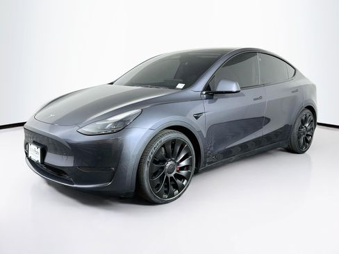 Used 2022 Tesla Model Y Performance AWD/4WD image 3