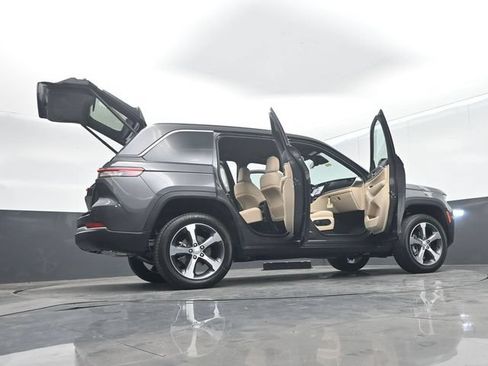 New 2026 Jeep Grand Cherokee Limited RWD image 72