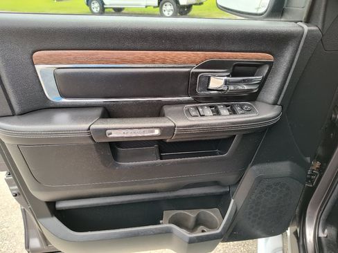 Used 2014 RAM 1500 Laramie w/ Convenience Group image 15