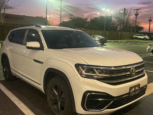 Used 2021 Volkswagen Atlas SE w/ Towing Package image 8