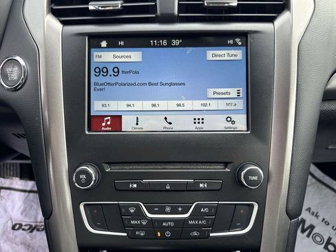 Used 2018 Ford Fusion SE w/ Fusion SE Technology Package image 13