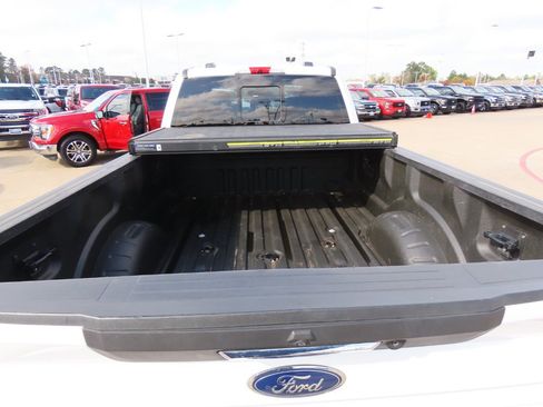 Used 2022 Ford F250 Lariat image 14